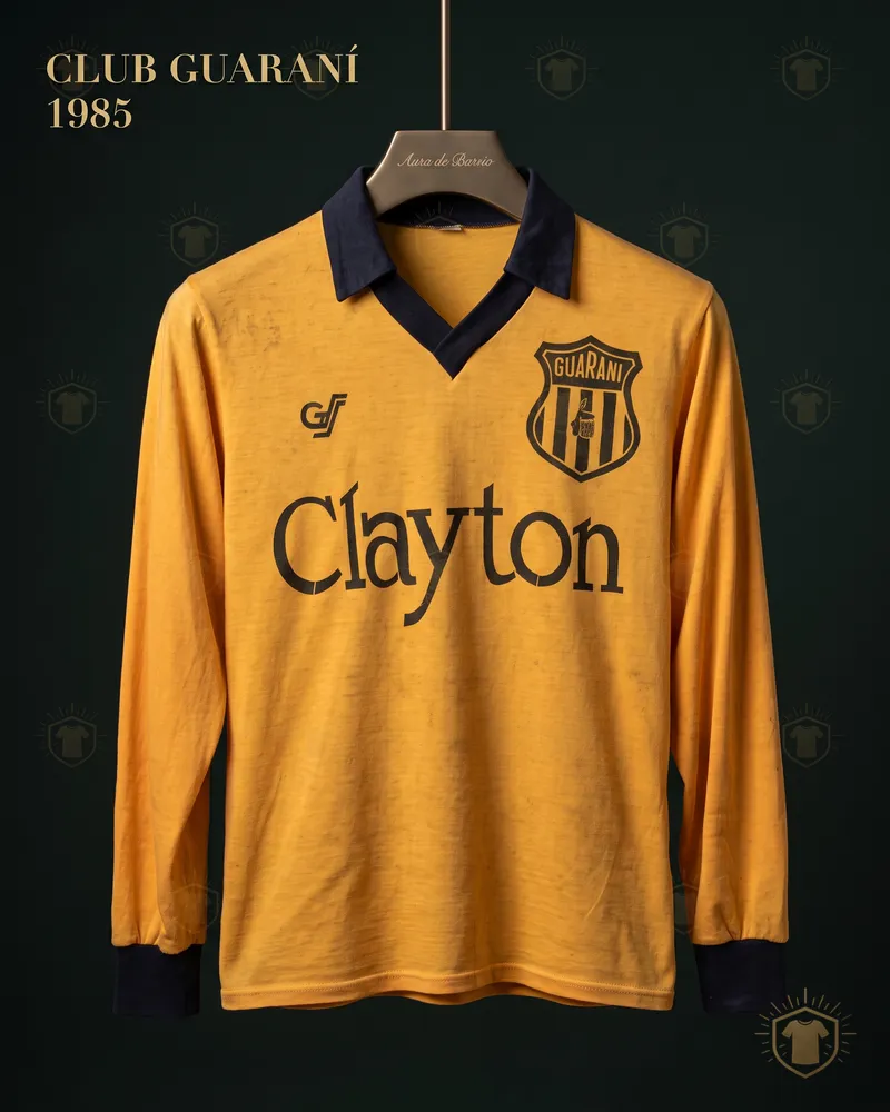 Camiseta visitante 1985 de Club Guarani (recreación)