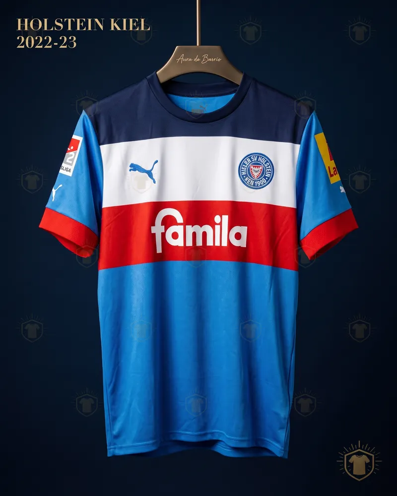 Camiseta local 2022–23 de Holstein Kiel (recreación)