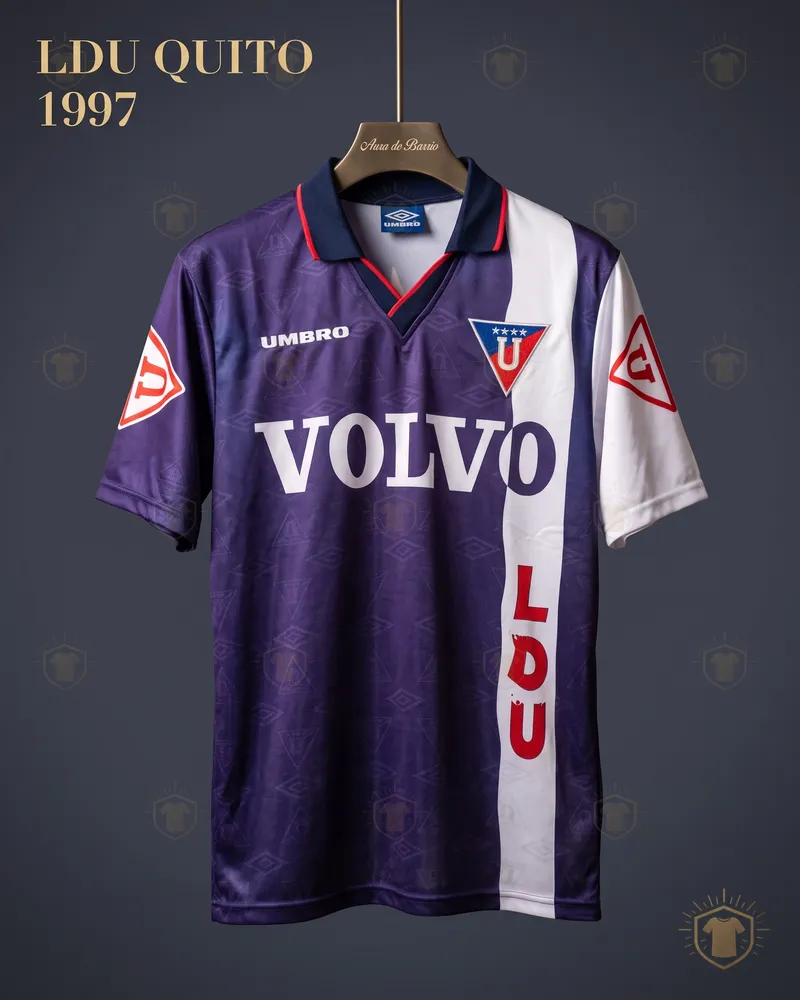 Camiseta visitante 1997 de Liga Deportiva Universitaria de Quito (recreación)
