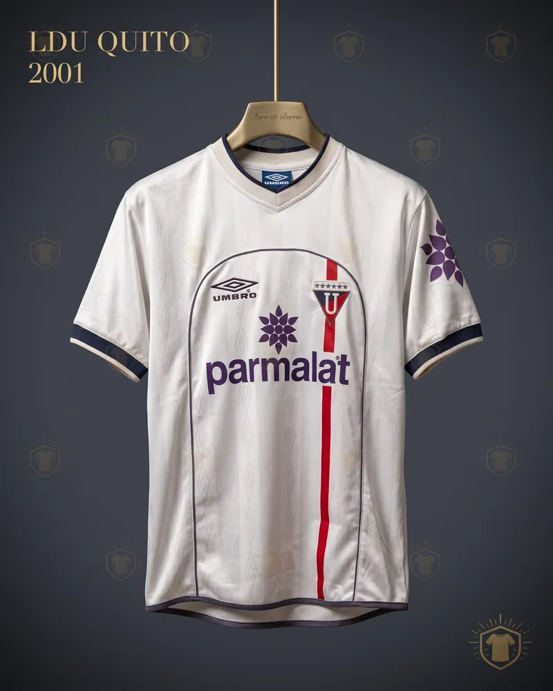 Camiseta local 2001 de Liga Deportiva Universitaria de Quito (recreación)