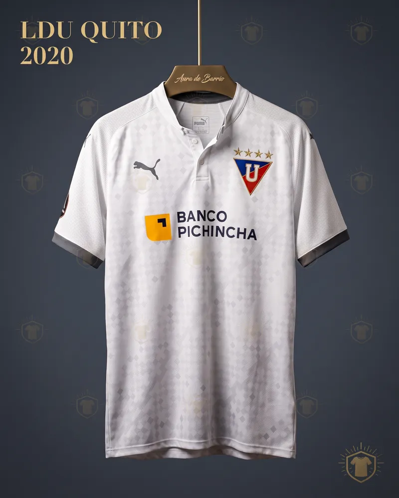 Camiseta local 2020 de Liga Deportiva Universitaria de Quito (recreación)