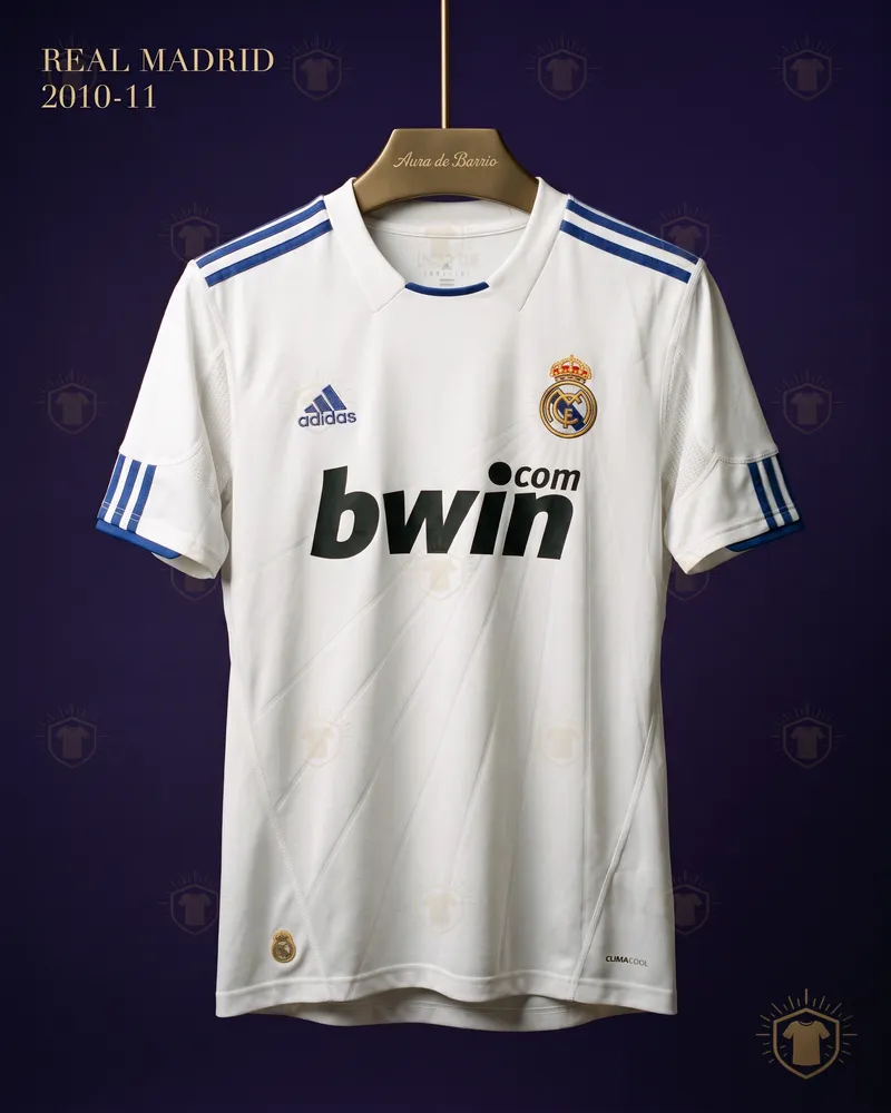 Camiseta local 2010–11 de Real Madrid (recreación)