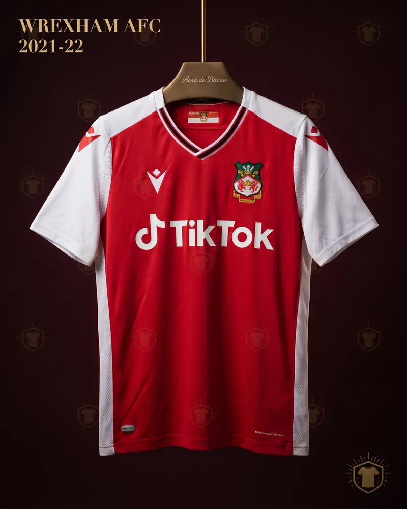 Camiseta local 2021–22 de Wrexham AFC (recreación)